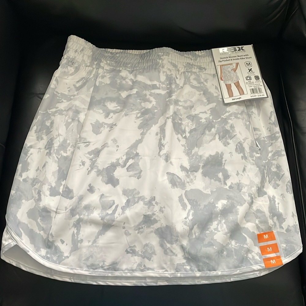 RBX stretch woven skort skirt with zip pocket and inside bike shorts NWT